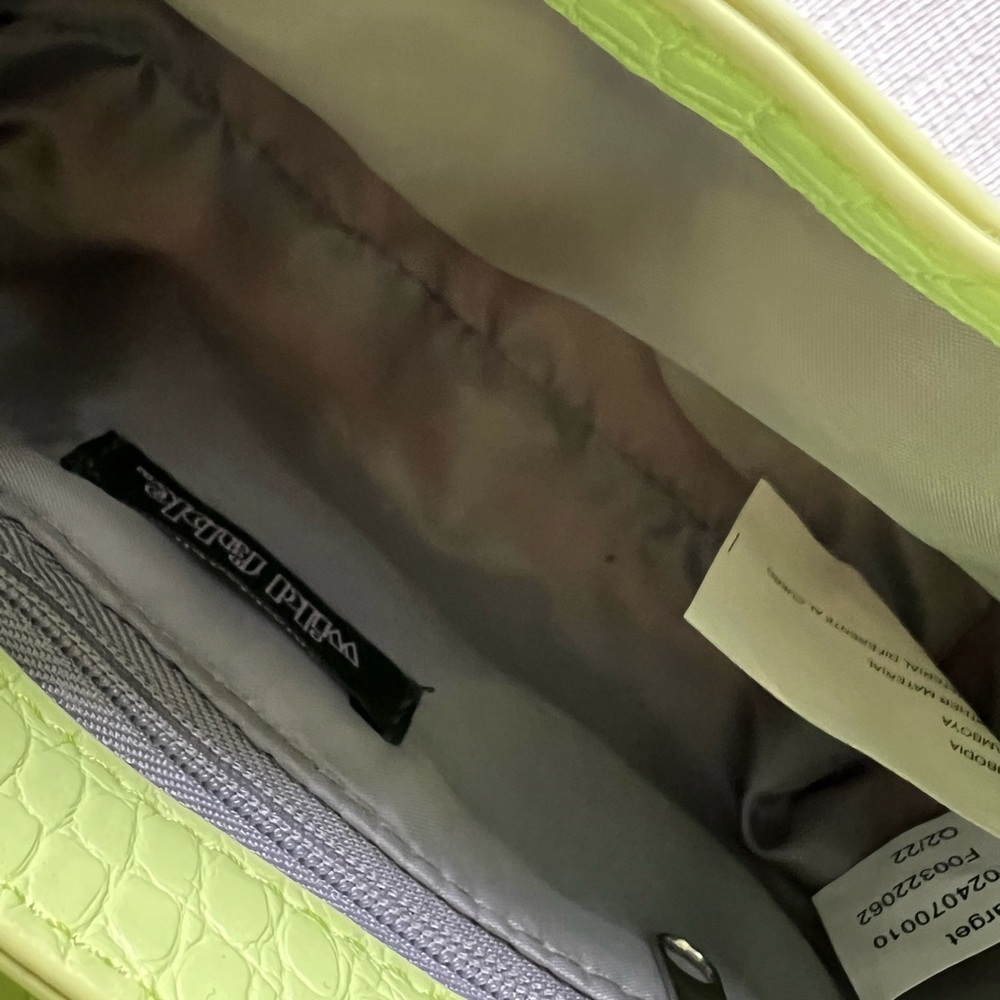 Green Crocodile-Embossed Bag - Picture 4 of 5